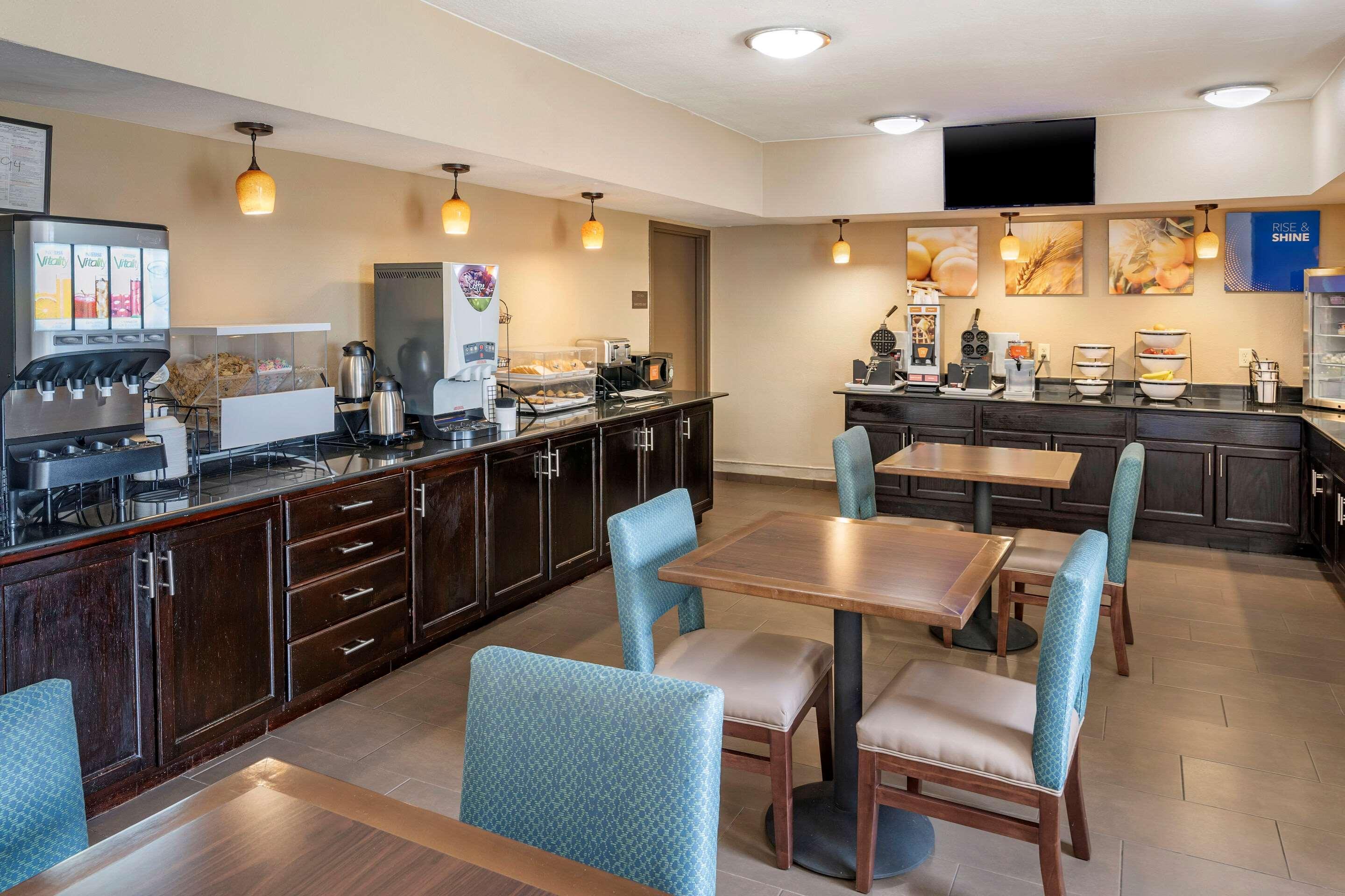 Comfort Inn&Suites Lincoln Talladega I-20 Esterno foto